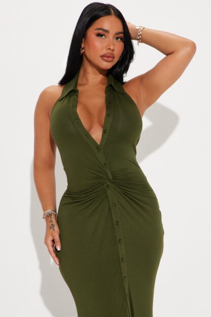 Vestido Largo Monocromático con Cuello Halter y Espalda Descubierta - Image 28