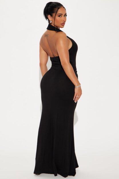Vestido Largo Monocromático con Cuello Halter y Espalda Descubierta - Image 17