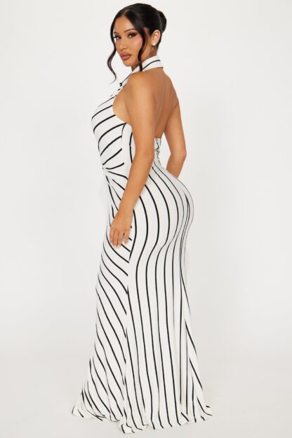 Vestido Largo Monocromático con Cuello Halter y Espalda Descubierta - Image 9